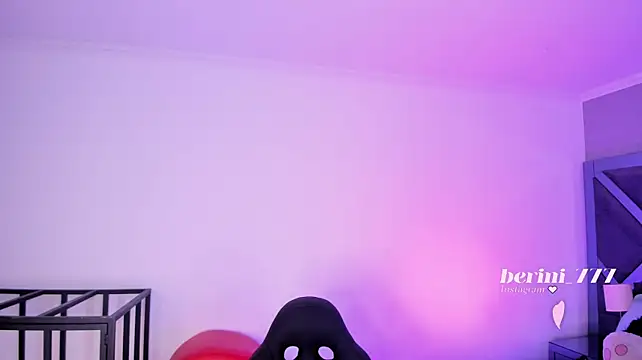 AmberiniHoffman live sex cam