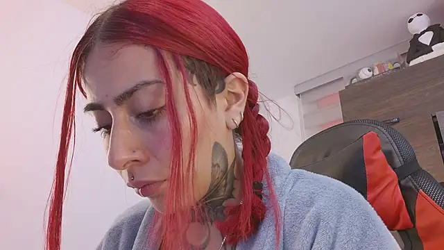 selene_red_ webcam