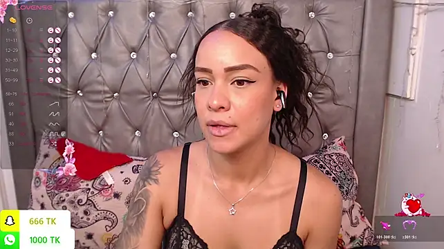 LAILAGUMMY webcam