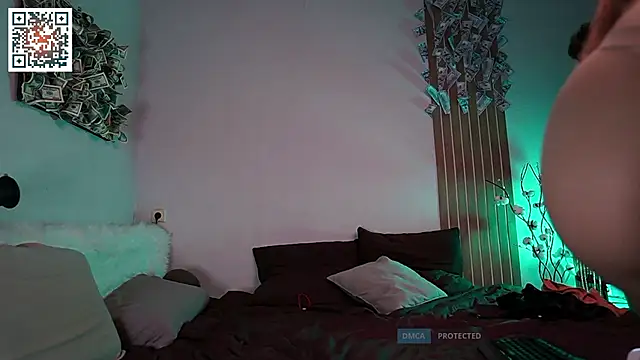MrsTenderBeast webcam