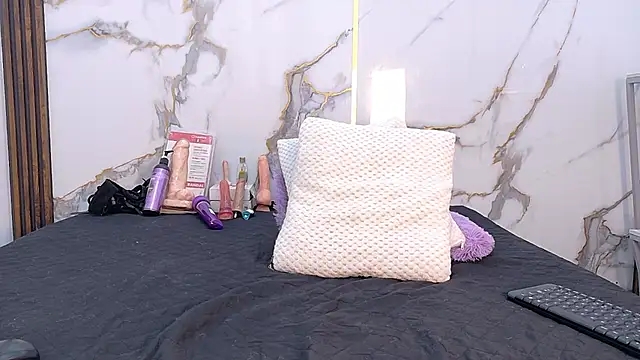 KarlaSmith__ webcam