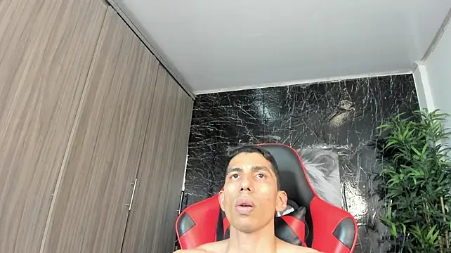Erik_castle webcam