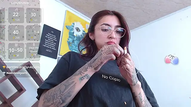 ZoeBakers_ webcam
