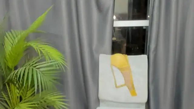 NikkiSummer webcam