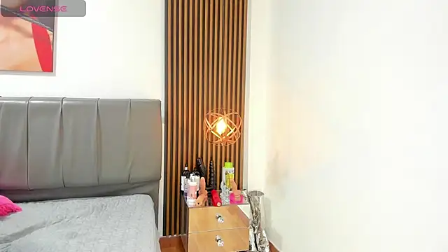 iisabella_noa live cam on StripChat