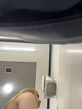 ChloeCollins__ webcam