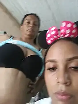 Tu-Diablita_Caliente webcam