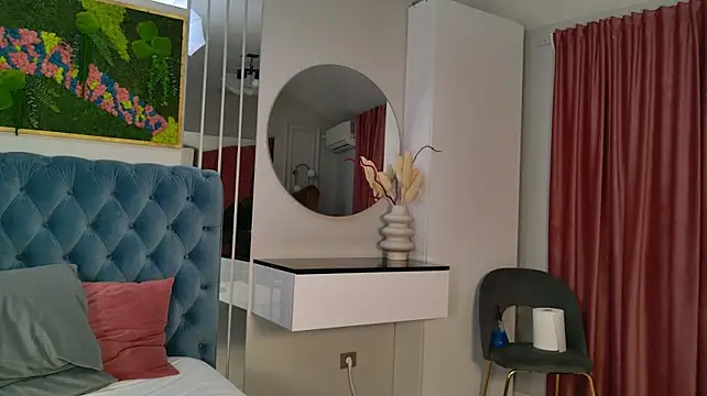 SiennaPierce webcam