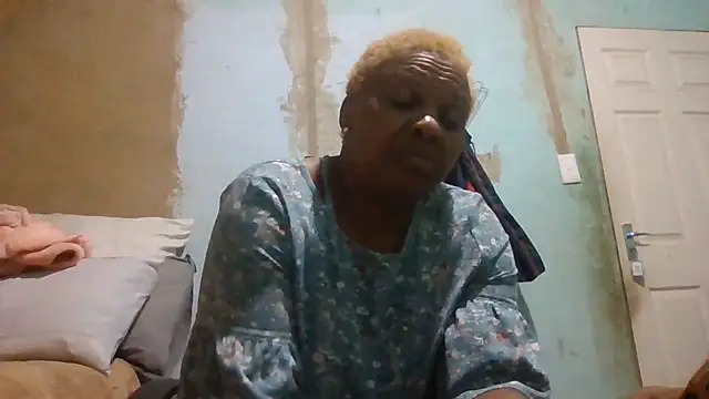 Nicky52 webcam