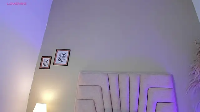 CurlyVenuss webcam