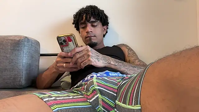 dominic_brandd23 webcam