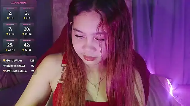 ursweet_babygirl webcam