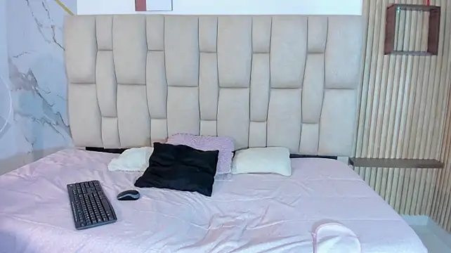 Alejandra_Love webcam