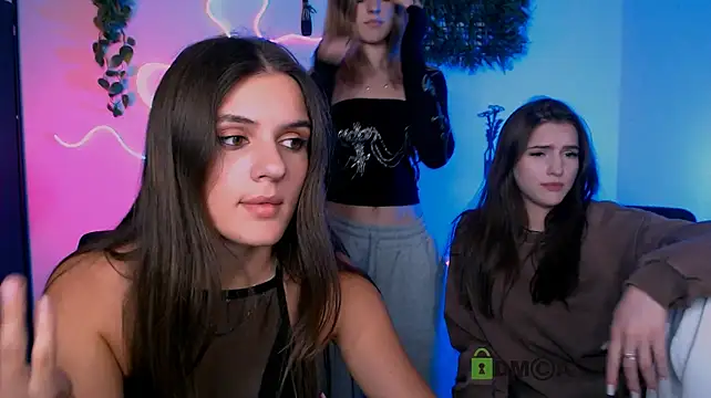 lisa_dark_ webcam