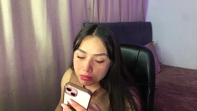 amelia_hall webcam