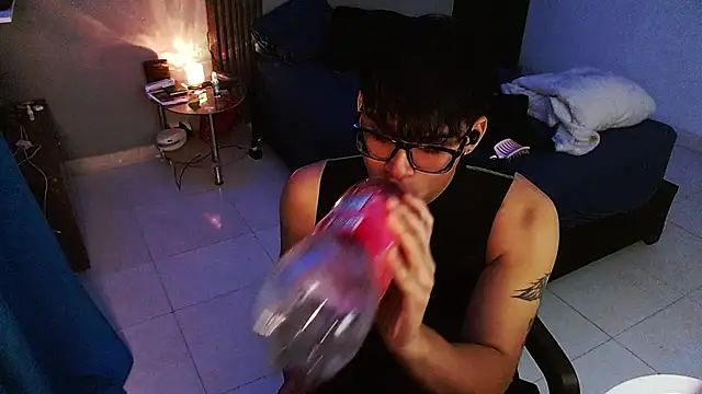 Mr_yisuzz webcam