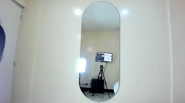 Bella-Bloom webcam
