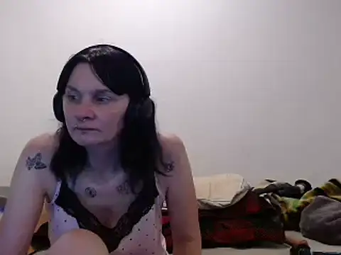Hotmodel1984 webcam