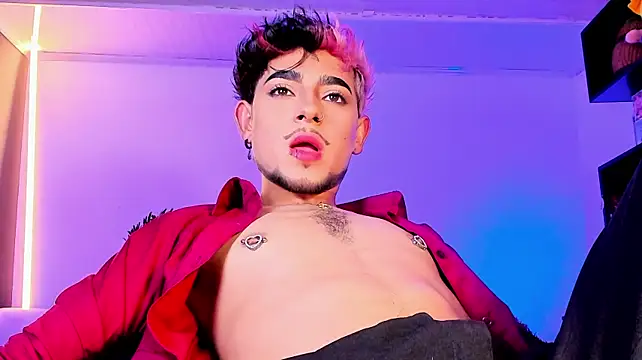 Dominik_Eclipse live cam on StripChat