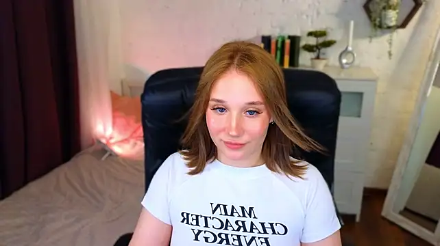AliceTrenton live cam on StripChat