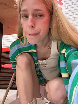 kira_mia webcam