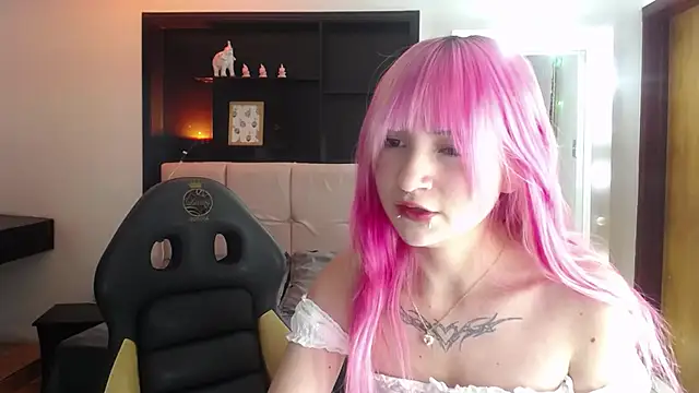 _Charlotte_Collins_ live webcam