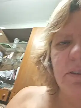 SonyaMarmeladx live cam on StripChat