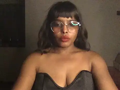 raveena_hot live cam on StripChat