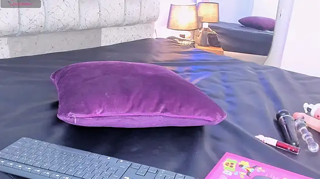 Lua_Foxy captura da sala ao vivo na Stripchat