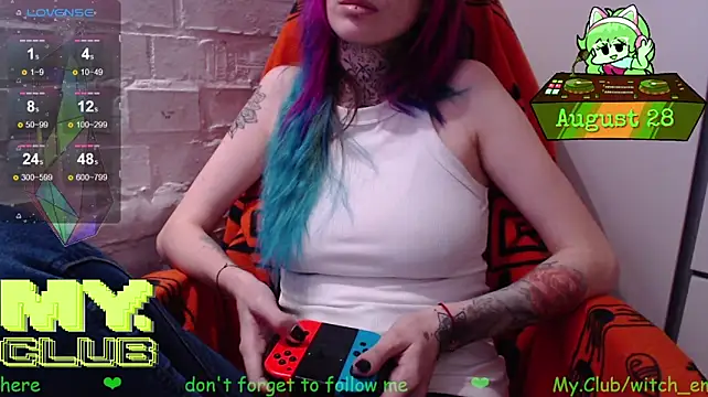 Witch_Emma live cam on StripChat