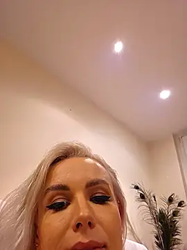 aureliadoux (Ask my age) - Dildo Play 🍑🍆💦