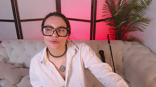 effygoddess (F young) - oil feet massage