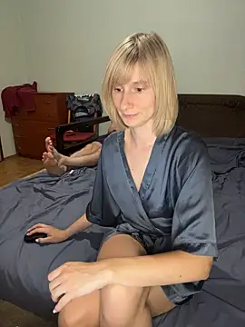 StellaBlondie webcam
