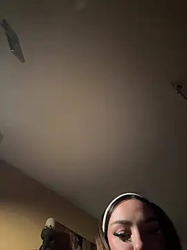 SpanishYoungGirl webcam