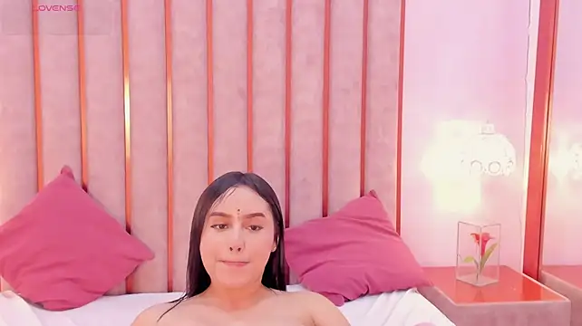 Zoe_Monrow webcam