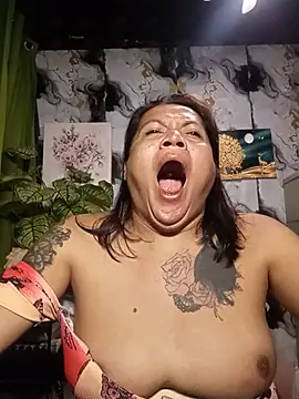 TabooSHOWgirl18 webcam