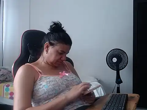 Adriana_0312 webcam