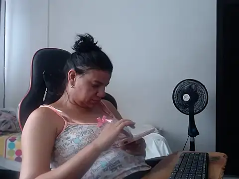 Adriana_0312 webcam