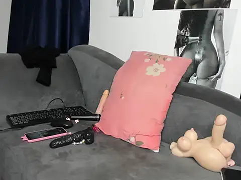 tinydolll webcam