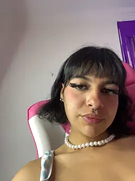 Larah_bell_uwu webcam