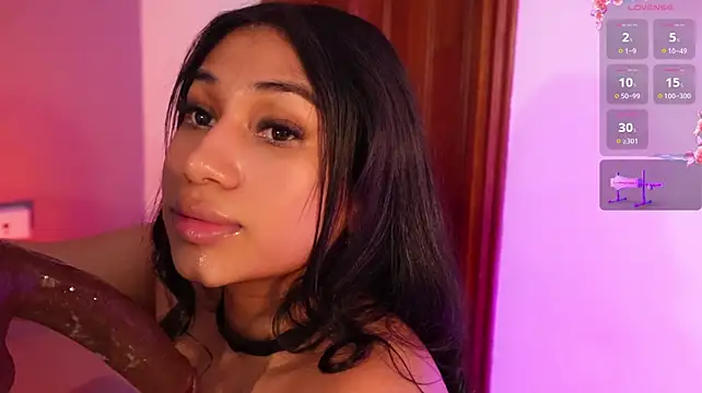 EMILYY_WALKER webcam