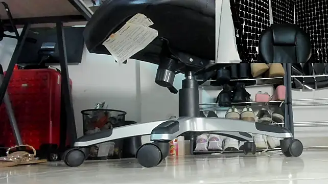 MissAlmaFenix webcam