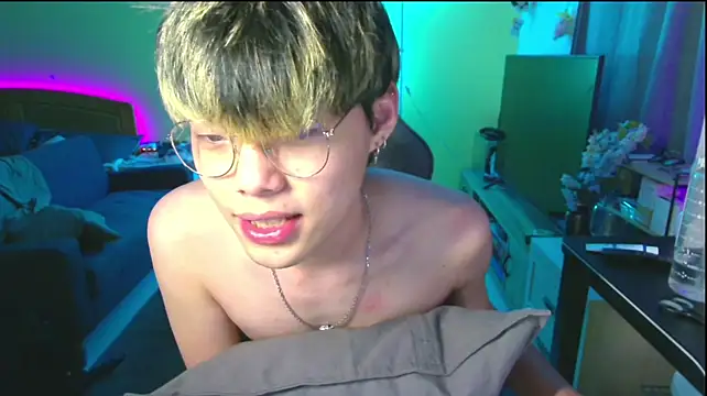 Hitoshi1210 webcam