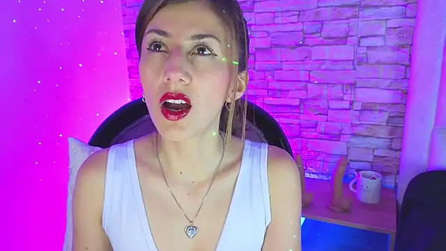 _jade_white_ webcam