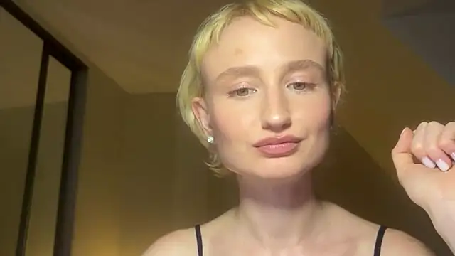 M_Mystique webcam