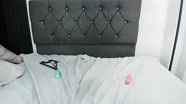 Queen_Curvy01 webcam