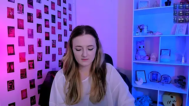 luna_berryy webcam