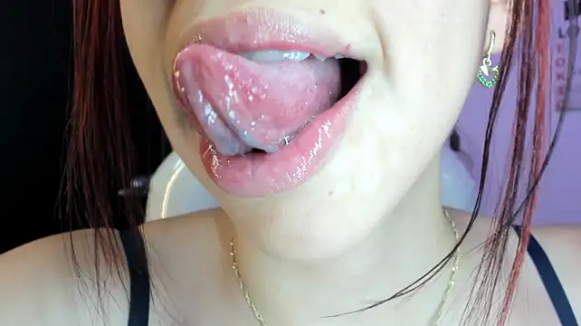 Katty_mouth live cam on StripChat
