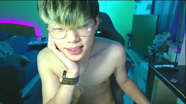 Hitoshi1210 webcam