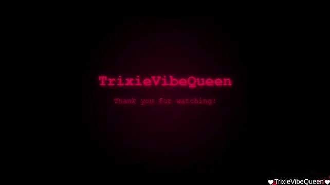 TrixieVibeQueen webcam